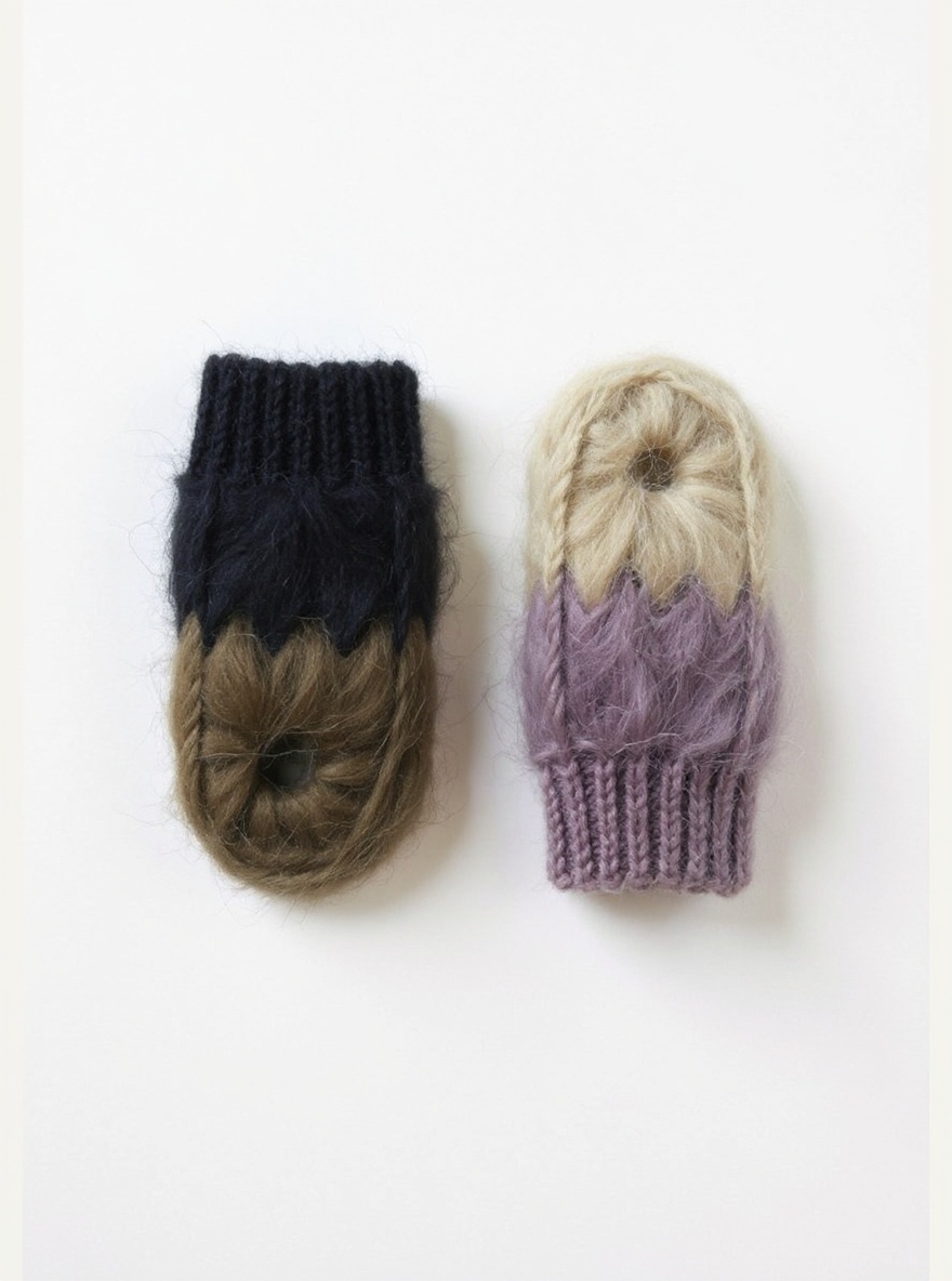 Forest Note Daruma mitten